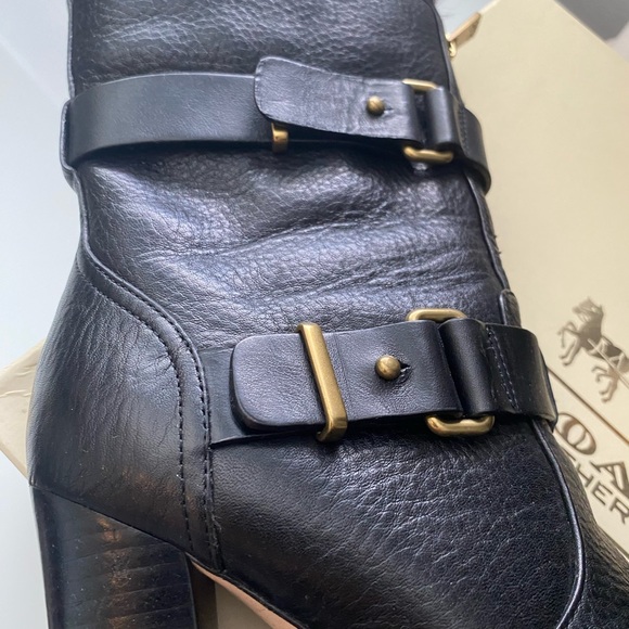 Beautiful Coach boots - Picture 5 of 9